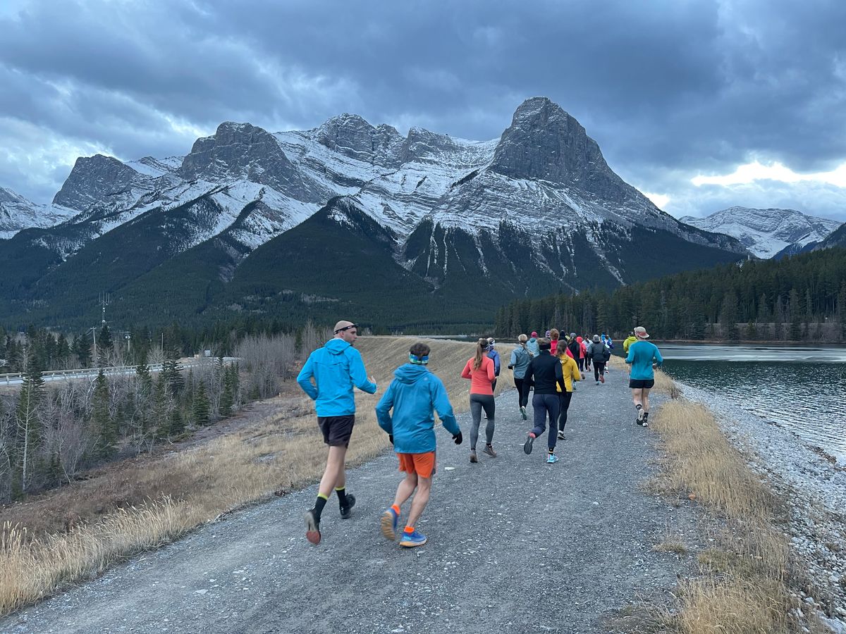 Dirtbag Runners Bow Valley workout for April 14 - 4 x 8 mins tempo